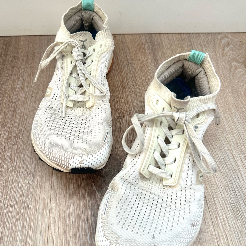 Flux Barefoot Shoes Adapt Trail Runner in Coconut TRL